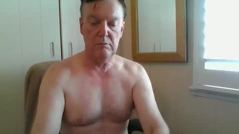 Snapshot of benjoid chatting on 03.03.26 benjoid online show from 03.03.26