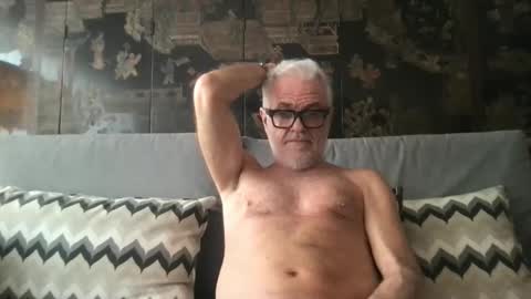 Snapshot of benlamat chatting on 10.11.25 Hot Ben online show from 10.11.25