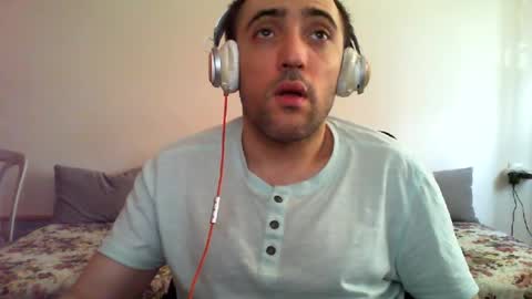 Snapshot of bentish chatting on 07.07.26 bentish online show from 07.07.26