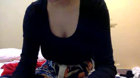 Snapshot of bermudatriangle12 chatting on 05.10.26 tixxie online show from 05.10.26