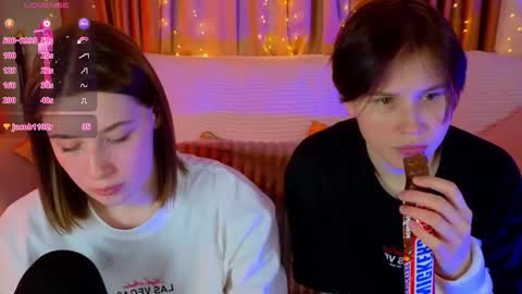 Snapshot of berry_assortment chatting on 12.19.25 Your sweet Tara and Eva online show from 12.19.25