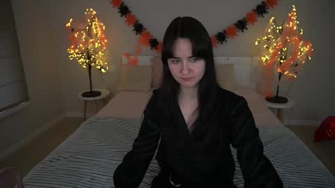 Violette online show from 10.19.25