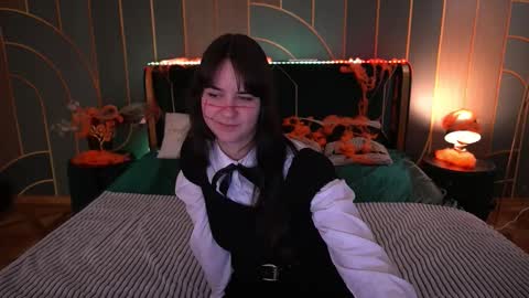 Violette online show from 10.23.25