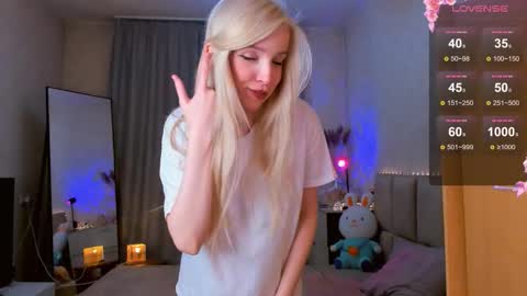 Snapshot of berrylush chatting on 10.15.25 Katte online show from 10.15.25