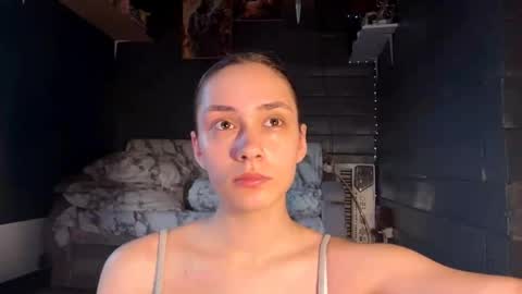 Snapshot of bessiemaben chatting on 04.05.26 bessiemaben online show from 04.05.26