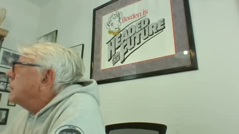 Snapshot of bestshot1951 chatting on 01.03.25 bestshot1951 online show from 01.03.25