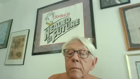 Snapshot of bestshot1951 chatting on 09.18.25 bestshot1951 online show from 09.18.25