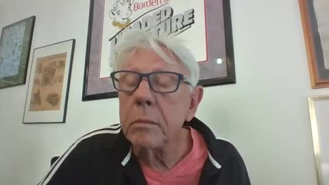 Snapshot of bestshot1951 chatting on 10.23.25 bestshot1951 online show from 10.23.25