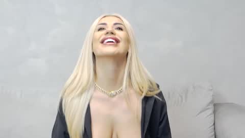 Snapshot of bethierusse chatting on 03.01.25 bethierusse online show from 03.01.25