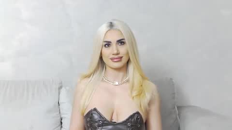 Snapshot of bethierusse chatting on 03.04.25 bethierusse online show from 03.04.25