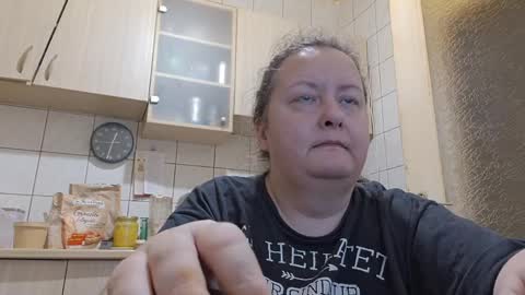 bethnorth online show from 04.05.26