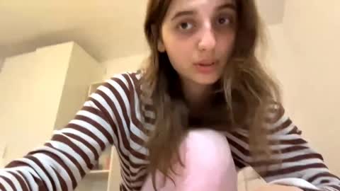 Snapshot of beulahweikert chatting on 05.24.26 Lina online show from 05.24.26