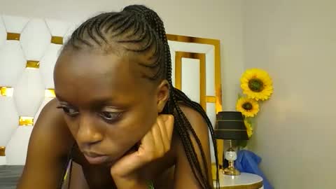 Snapshot of beverlyne5 chatting on 02.18.25 beverly online show from 02.18.25