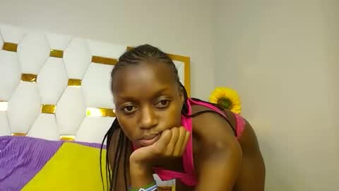 Snapshot of beverlyne5 chatting on 02.21.25 beverly online show from 02.21.25