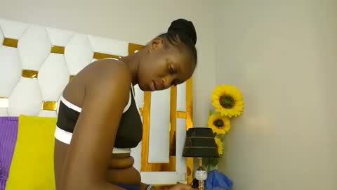 Snapshot of beverlyne5 chatting on 02.23.25 beverly online show from 02.23.25