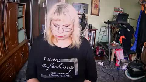 Snapshot of beverlyqcynia chatting on 09.20.25 BeverlyQCynia online show from 09.20.25