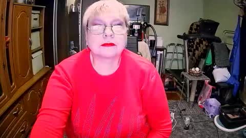 Snapshot of beverlyqcynia chatting on 10.22.25 BeverlyQCynia online show from 10.22.25