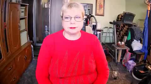 Snapshot of beverlyqcynia chatting on 10.24.25 BeverlyQCynia online show from 10.24.25