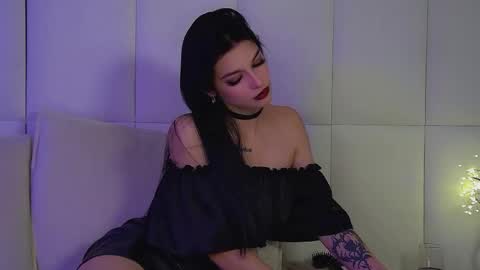 Snapshot of beverlyyork chatting on 11.15.25 Beverly online show from 11.15.25