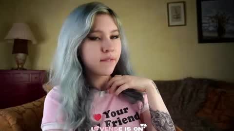 Snapshot of bezuya chatting on 06.17.26 Eliz online show from 06.17.26