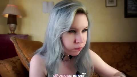 Snapshot of bezuya chatting on 06.19.26 Eliz online show from 06.19.26