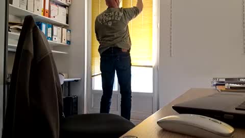 My name is David and if you like public exhibitions you wont be disappointed with me LoL - My favorite vibes is 44  online show from 03.30.26