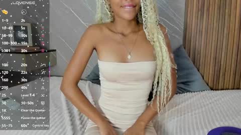 biancaa__18 online show from 11.29.25