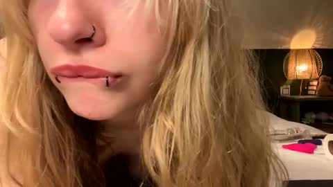 Snapshot of bibaby_ellie_ chatting on 03.10.26 Ellie online show from 03.10.26