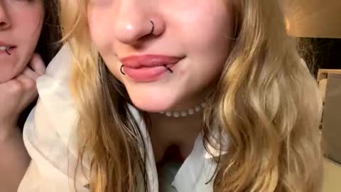 Snapshot of bibaby_ellie_ chatting on 03.20.26 Ellie online show from 03.20.26