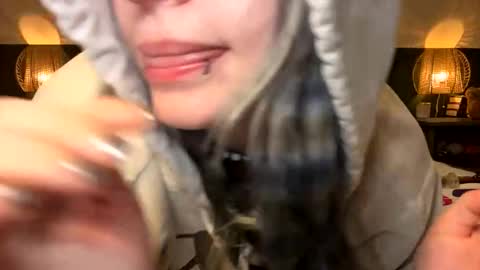 Snapshot of bibaby_ellie_ chatting on 04.10.26 Ellie online show from 04.10.26