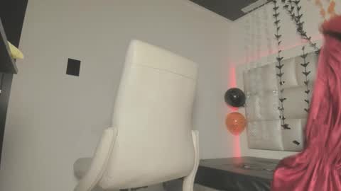 bibiana_js_ online show from 10.28.25