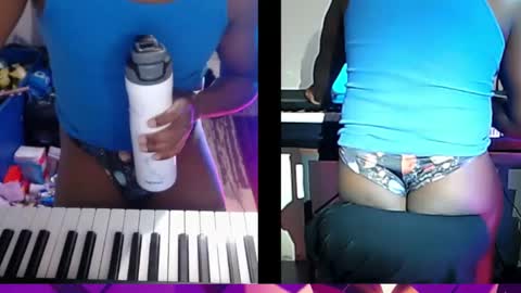 BicepsandFrot online show from 12.02.25