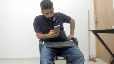 Snapshot of big_dad69 chatting on 11.17.25 Tommy online show from 11.17.25