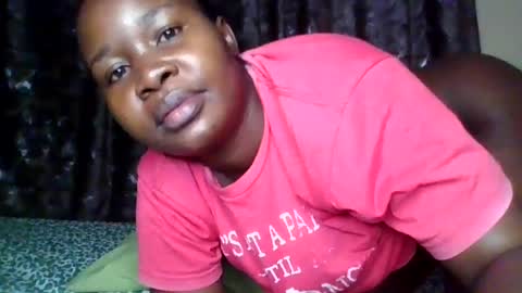 Snapshot of big_diva chatting on 06.18.26 big_diva online show from 06.18.26
