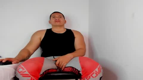 Snapshot of big_pecs_1 chatting on 05.11.26 LEO online show from 05.11.26