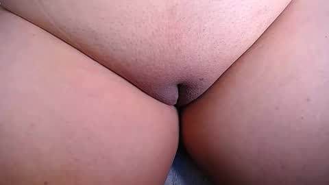 Snapshot of big_pussy18 chatting on 11.25.25 candy online show from 11.25.25