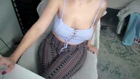 Snapshot of bigb00tyjudi chatting on 11.10.25 bigb00tijudy online show from 11.10.25