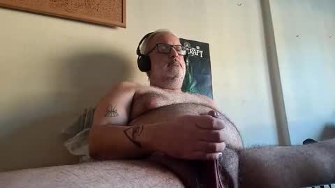 Snapshot of bigbearhector chatting on 04.15.26 BigBearXXX online show from 04.15.26