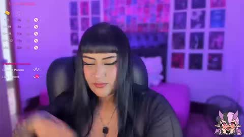 Snapshot of bigboobs_cloe chatting on 09.17.25 bigboobs cloe online show from 09.17.25