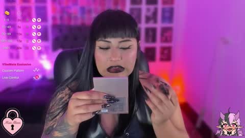 Snapshot of bigboobs_cloe chatting on 10.17.25 bigboobs cloe online show from 10.17.25