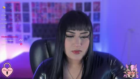 Snapshot of bigboobs_cloe chatting on 10.22.25 bigboobs cloe online show from 10.22.25