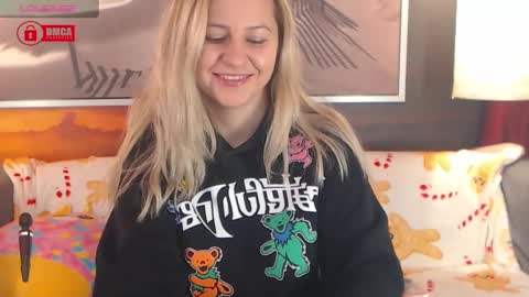 Snapshot of bigboobsarri chatting on 12.05.24 BigBoobsArri online show from 12.05.24