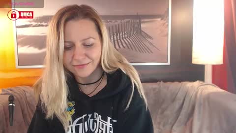 Snapshot of bigboobsarri chatting on 12.22.24 BigBoobsArri online show from 12.22.24