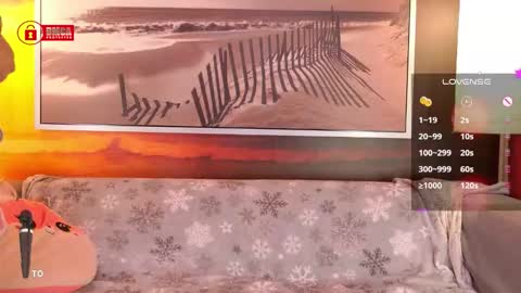 Snapshot of bigboobsarri chatting on 10.31.25 BigBoobsArri online show from 10.31.25