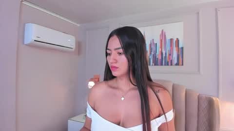 Snapshot of bigboobsnaughty1 chatting on 02.19.25 online show from 02.19.25