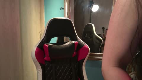 Snapshot of bigboottyxxx chatting on 11.01.25 kyra Moor online show from 11.01.25