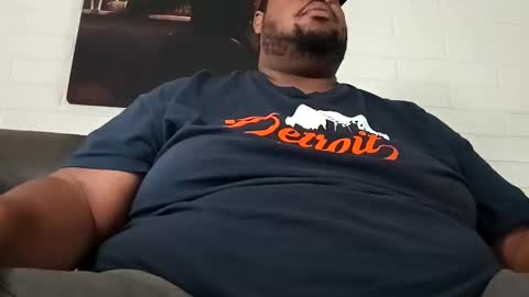 Snapshot of bigchub445 chatting on 11.17.25 MassChub online show from 11.17.25