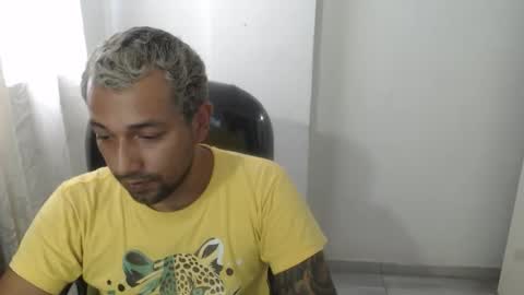 Snapshot of bigcock_hair chatting on 10.13.25 bigcock_hair online show from 10.13.25