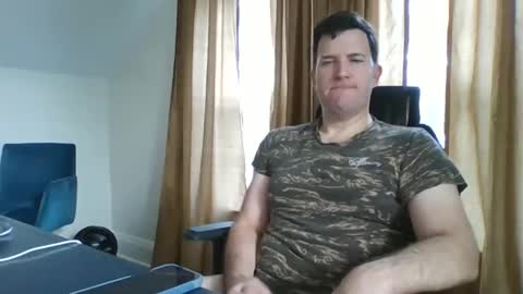 Snapshot of biggestballsonchatu chatting on 11.17.25 BiggestBallsOnChatr online show from 11.17.25