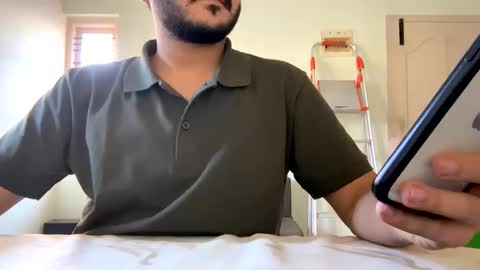 Snapshot of bighandsomesatisfy chatting on 01.06.25 bighandsomesatisfy online show from 01.06.25